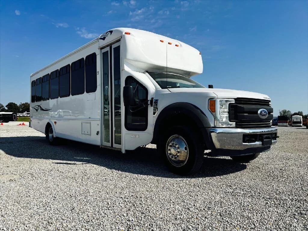2017 Ford F550 bus 2017 Ford F550 bus