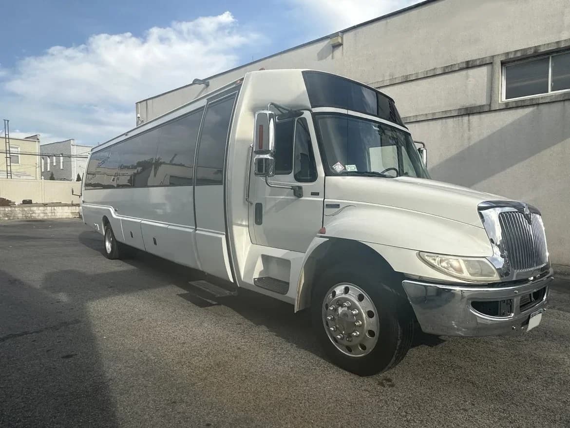 2009 International 3200 bus 2009 International 3200 bus