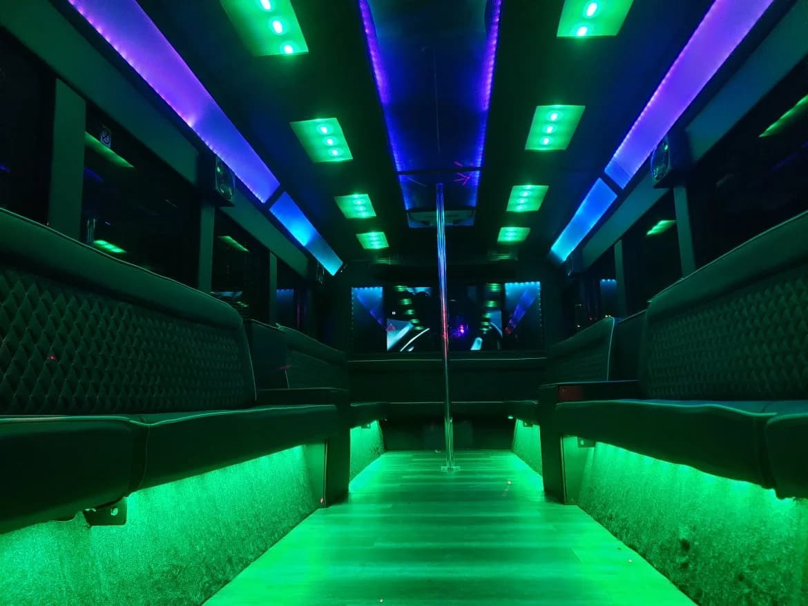 2012 Ford F650 Superduty Limo Bus - Thumbnail 4 2012 Ford F650 Superduty Limo Bus - Thumbnail 4