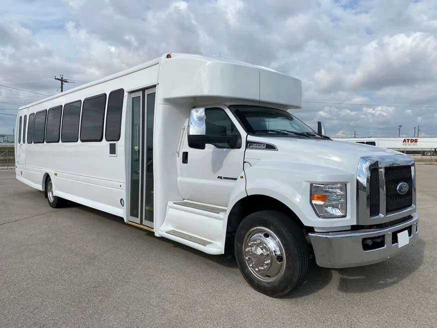 2017 Ford F650 bus 2017 Ford F650 bus