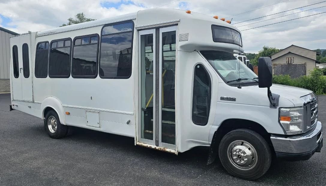 2012 Ford E450 Shuttle Bus - Thumbnail 2 2012 Ford E450 Shuttle Bus - Thumbnail 2