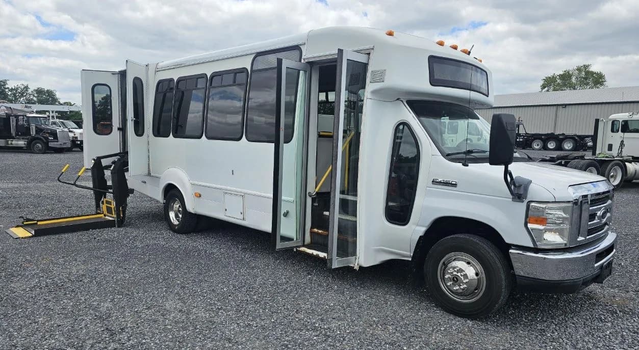 2012 Ford E450 Shuttle Bus - Thumbnail 3 2012 Ford E450 Shuttle Bus - Thumbnail 3