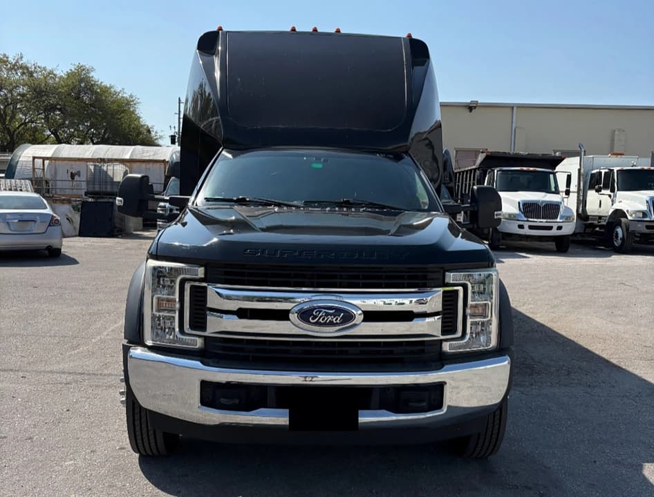 2018 Ford F550 bus 2018 Ford F550 bus