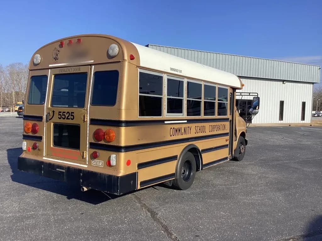 2003 Chevrolet Thomas bus 2003 Chevrolet Thomas bus