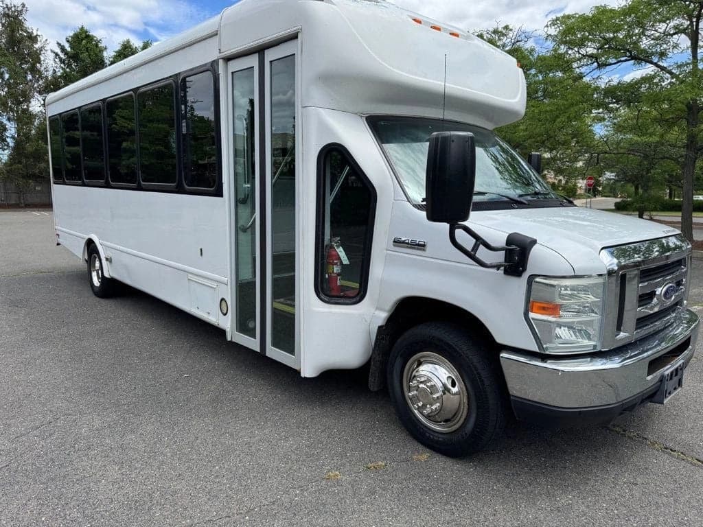 2016 Ford E-450 bus 2016 Ford E-450 bus