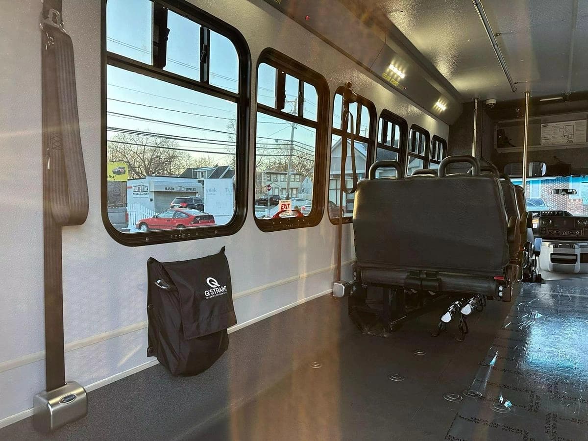 2017 Ford E450 Non-CDL ADA Shuttle Bus - Thumbnail 11 2017 Ford E450 Non-CDL ADA Shuttle Bus - Thumbnail 11