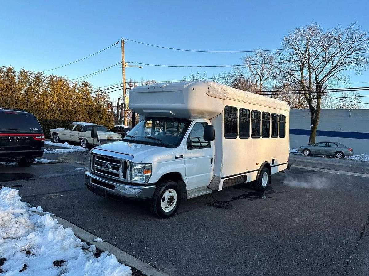 2017 Ford E450 Non-CDL ADA Shuttle Bus - Thumbnail 6 2017 Ford E450 Non-CDL ADA Shuttle Bus - Thumbnail 6