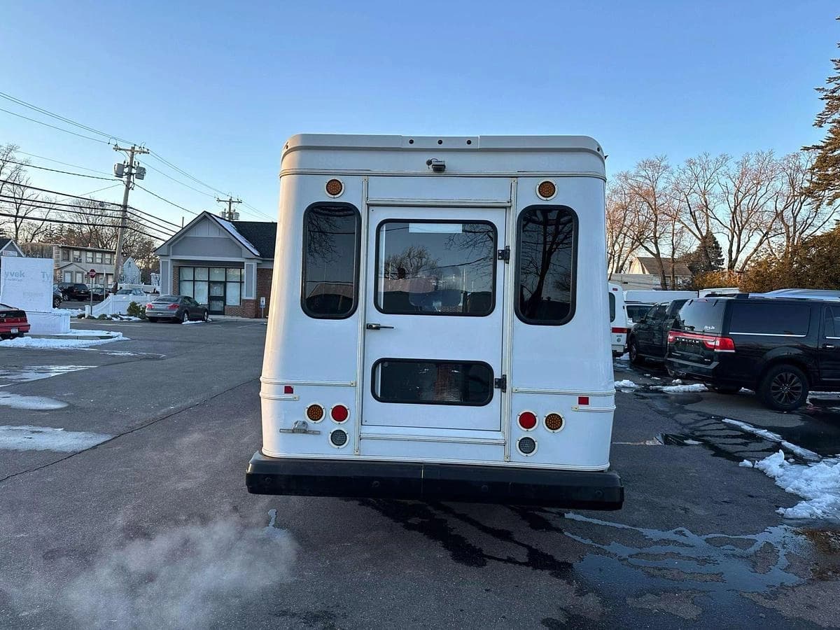 2017 Ford E450 Non-CDL ADA Shuttle Bus - Thumbnail 7 2017 Ford E450 Non-CDL ADA Shuttle Bus - Thumbnail 7