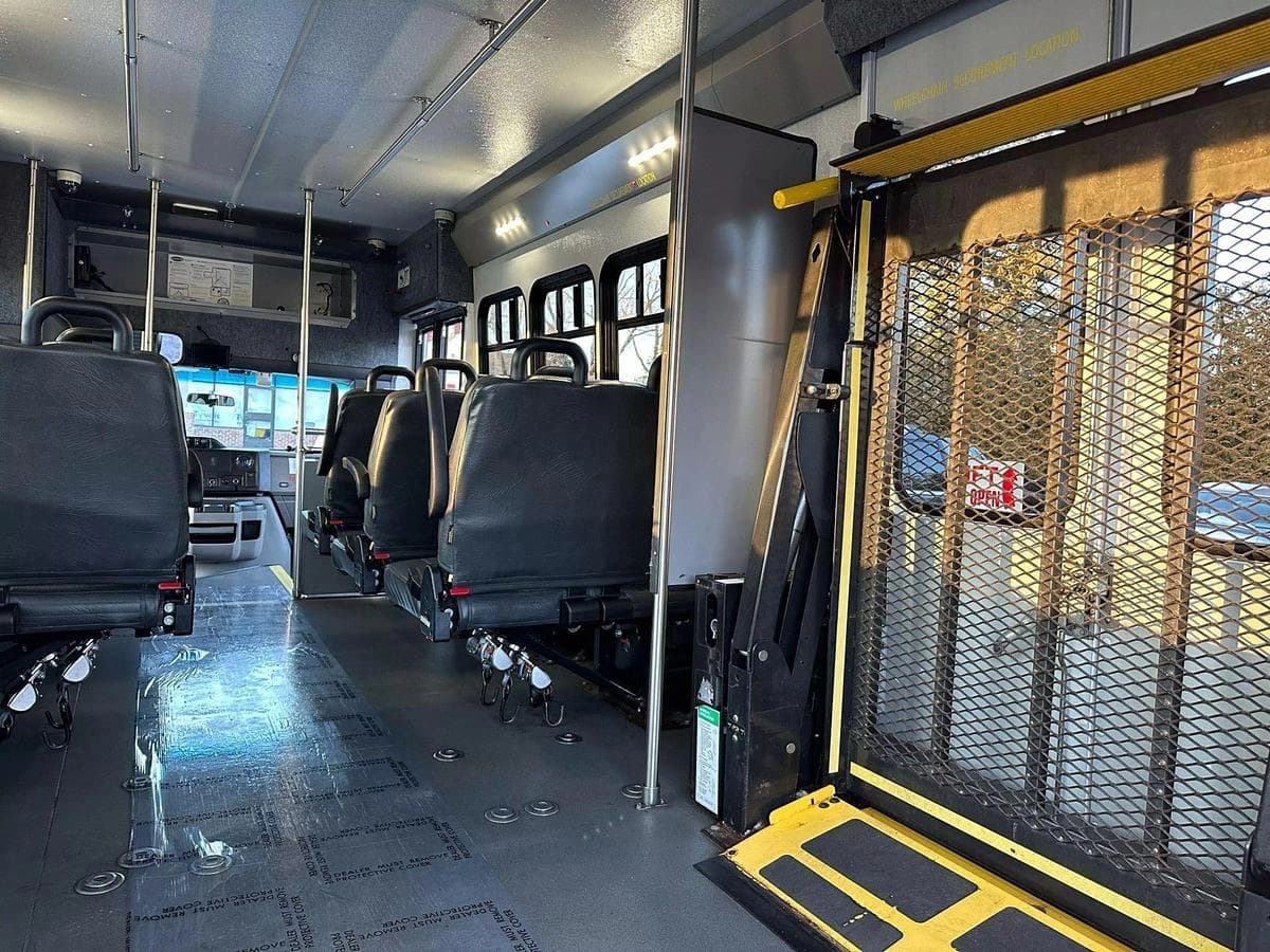 2017 Ford E450 Non-CDL ADA Shuttle Bus - Thumbnail 8 2017 Ford E450 Non-CDL ADA Shuttle Bus - Thumbnail 8