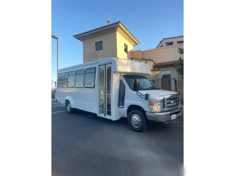 2012 Ford E-450 bus 2012 Ford E-450 bus