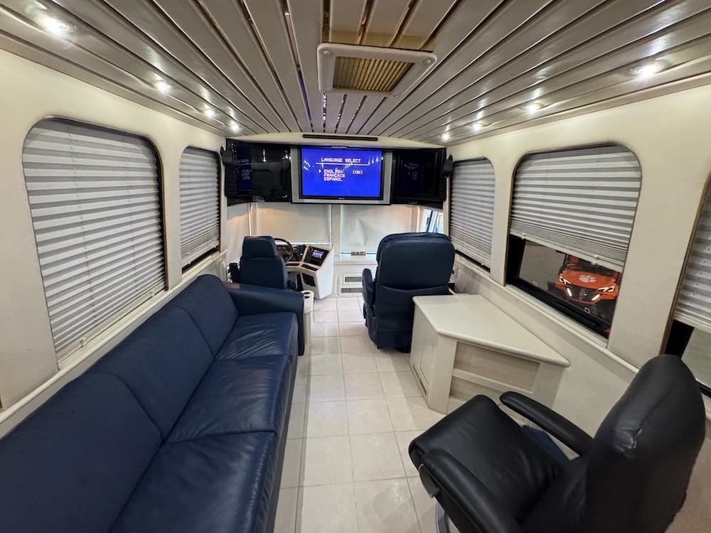 1997 Prevost Vogue XL Motorhome - Thumbnail 14 1997 Prevost Vogue XL Motorhome - Thumbnail 14