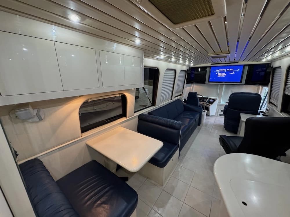 1997 Prevost Vogue XL Motorhome - Thumbnail 15 1997 Prevost Vogue XL Motorhome - Thumbnail 15