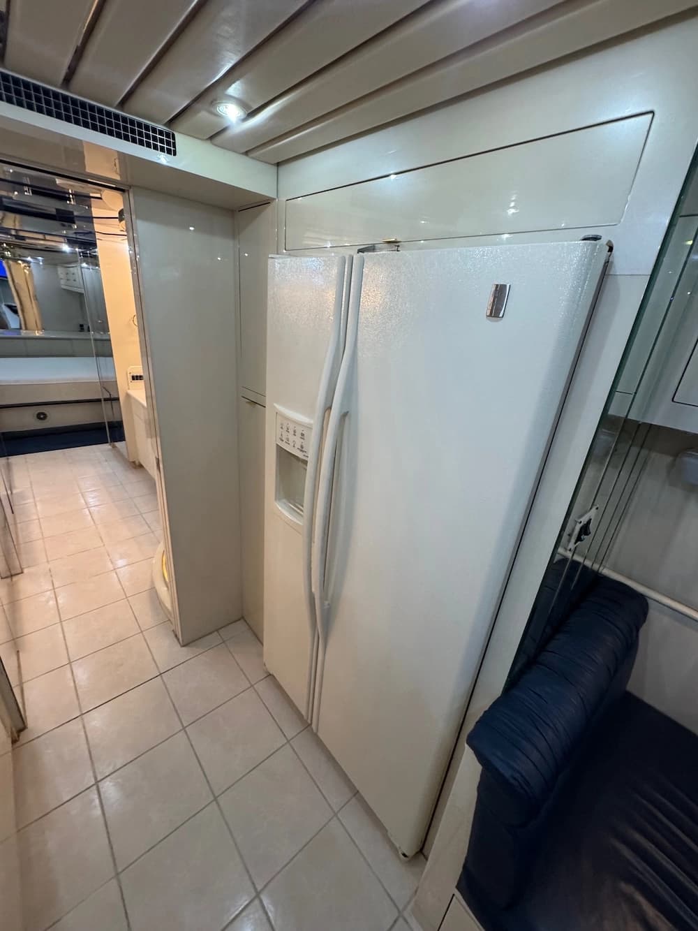 1997 Prevost Vogue XL Motorhome - Thumbnail 18 1997 Prevost Vogue XL Motorhome - Thumbnail 18