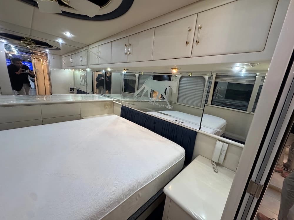 1997 Prevost Vogue XL Motorhome - Thumbnail 23 1997 Prevost Vogue XL Motorhome - Thumbnail 23