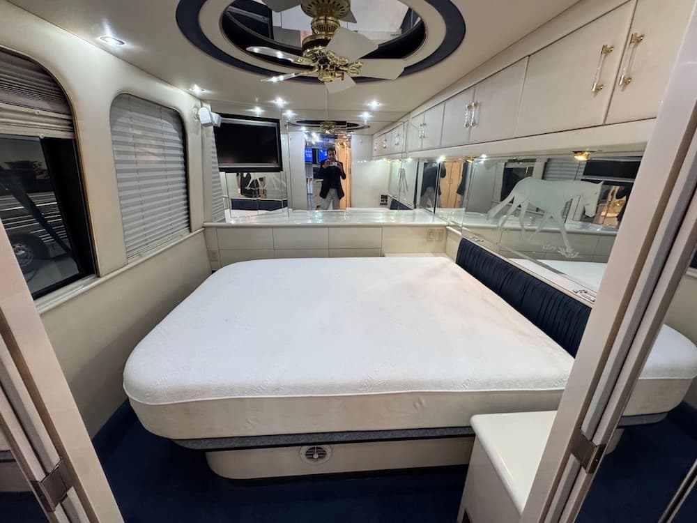 1997 Prevost Vogue XL Motorhome - Thumbnail 24 1997 Prevost Vogue XL Motorhome - Thumbnail 24