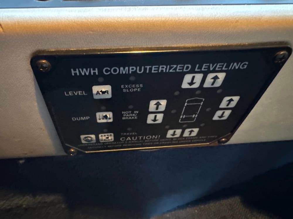 1997 Prevost Vogue XL Motorhome - Thumbnail 29 1997 Prevost Vogue XL Motorhome - Thumbnail 29