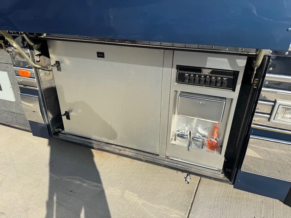 1997 Prevost Vogue XL Motorhome - Thumbnail 34 1997 Prevost Vogue XL Motorhome - Thumbnail 34