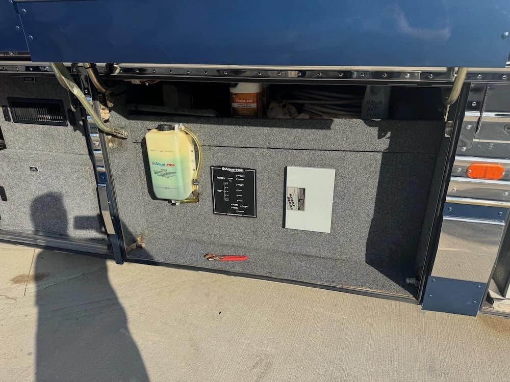 1997 Prevost Vogue XL Motorhome - Thumbnail 35 1997 Prevost Vogue XL Motorhome - Thumbnail 35