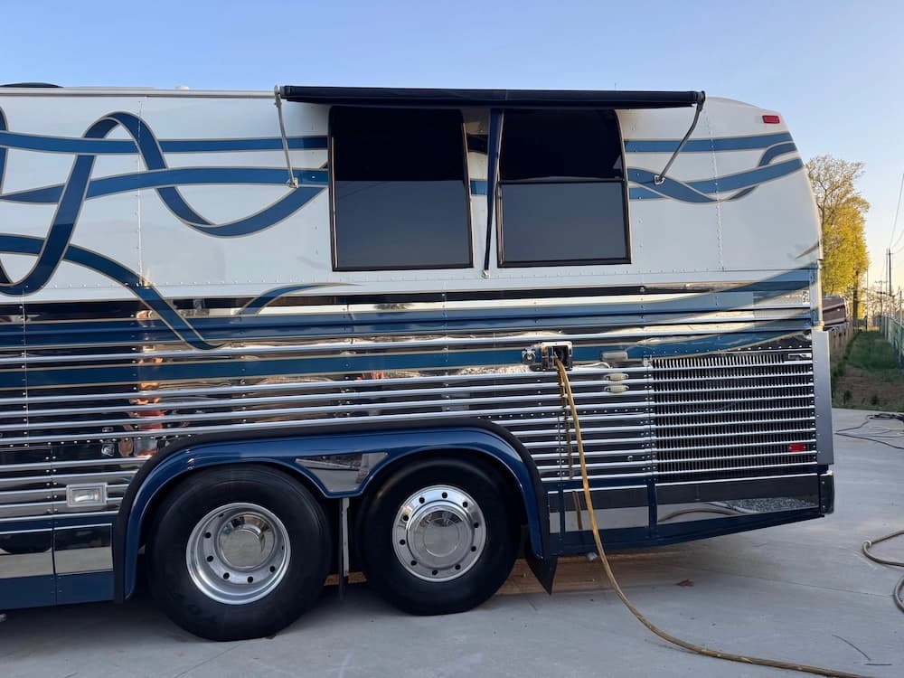 1997 Prevost Vogue XL Motorhome - Thumbnail 5 1997 Prevost Vogue XL Motorhome - Thumbnail 5