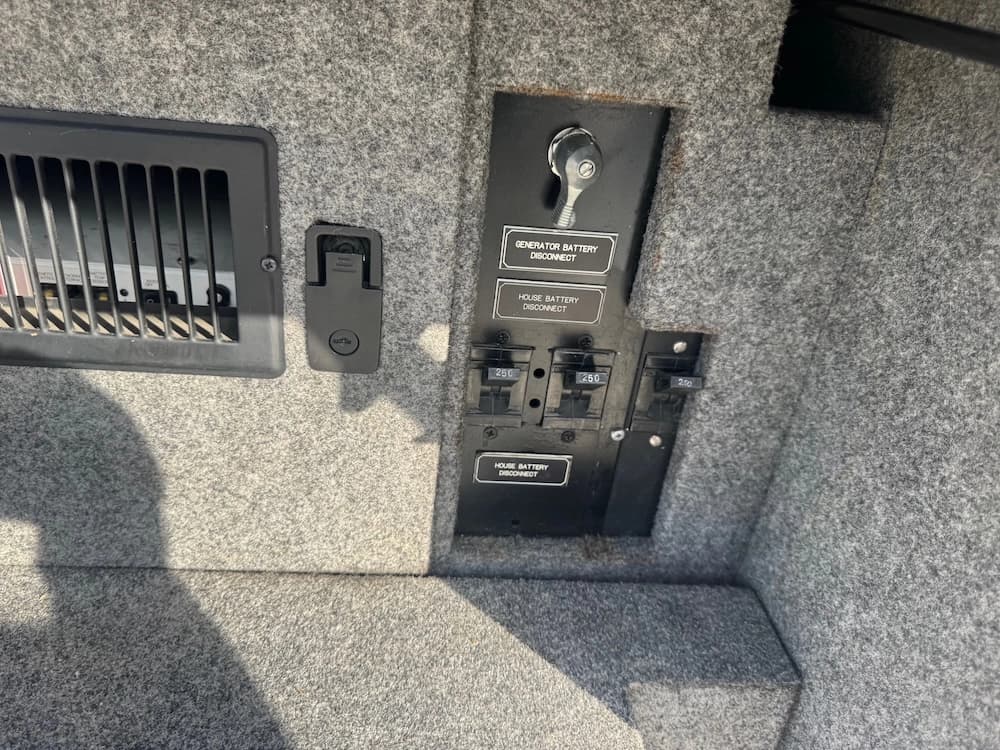 1997 Prevost Vogue XL Motorhome - Thumbnail 42 1997 Prevost Vogue XL Motorhome - Thumbnail 42