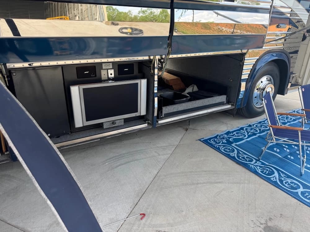 1997 Prevost Vogue XL Motorhome - Thumbnail 48 1997 Prevost Vogue XL Motorhome - Thumbnail 48