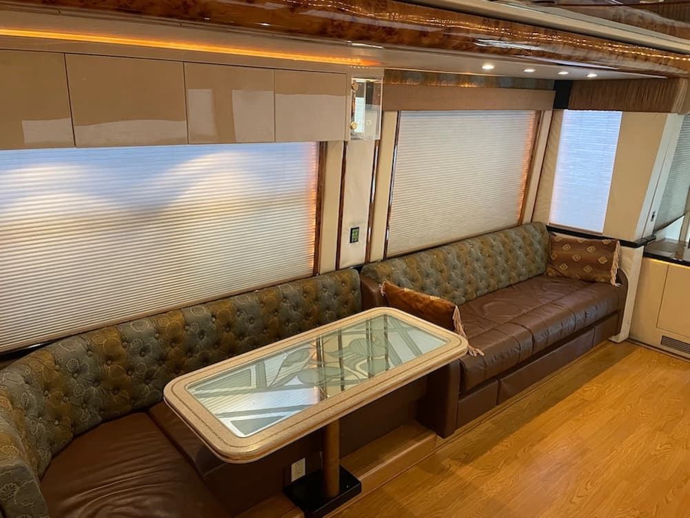 2002 Prevost Featherlite H3-45 Motorhome - Thumbnail 18 2002 Prevost Featherlite H3-45 Motorhome - Thumbnail 18