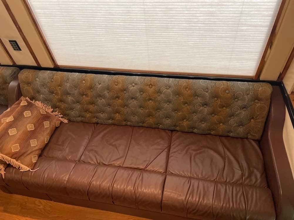 2002 Prevost Featherlite H3-45 Motorhome - Thumbnail 20 2002 Prevost Featherlite H3-45 Motorhome - Thumbnail 20