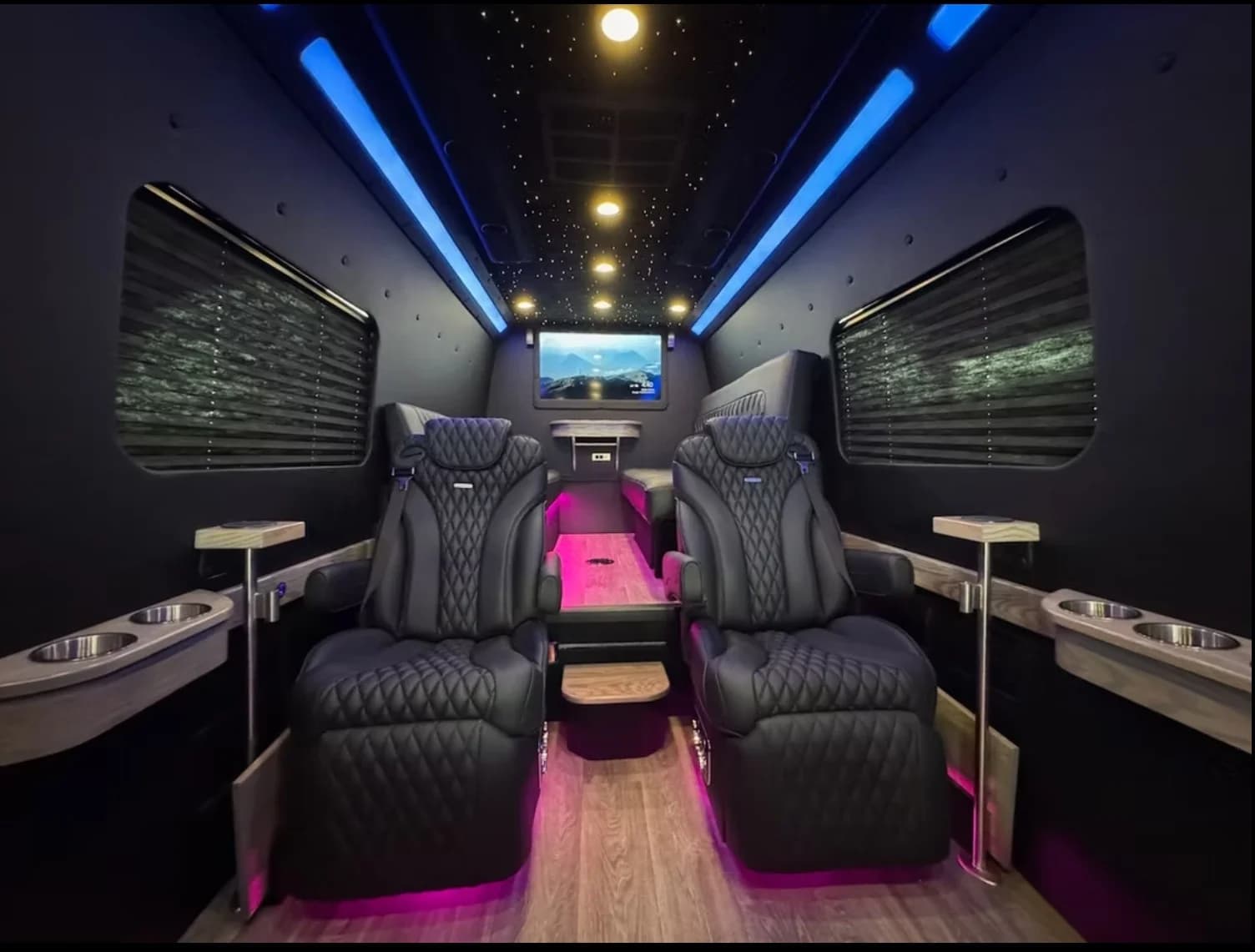 2025 Mercedes-Benz Maybach Sprinter bus 2025 Mercedes-Benz Maybach Sprinter bus