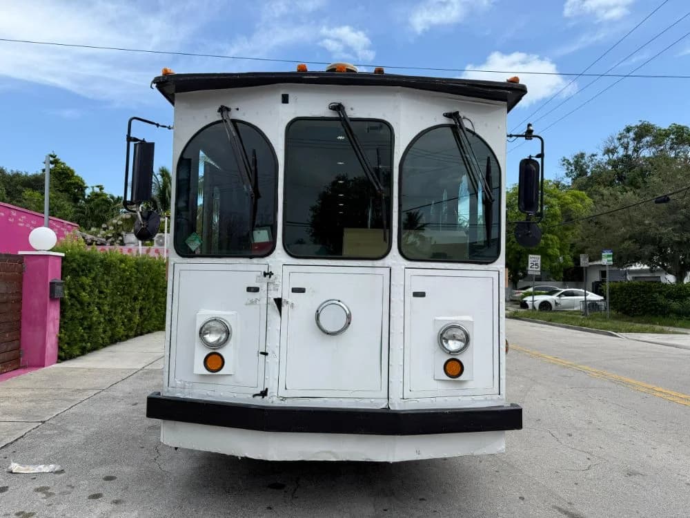 2002 Freightliner Trolley bus 2002 Freightliner Trolley bus