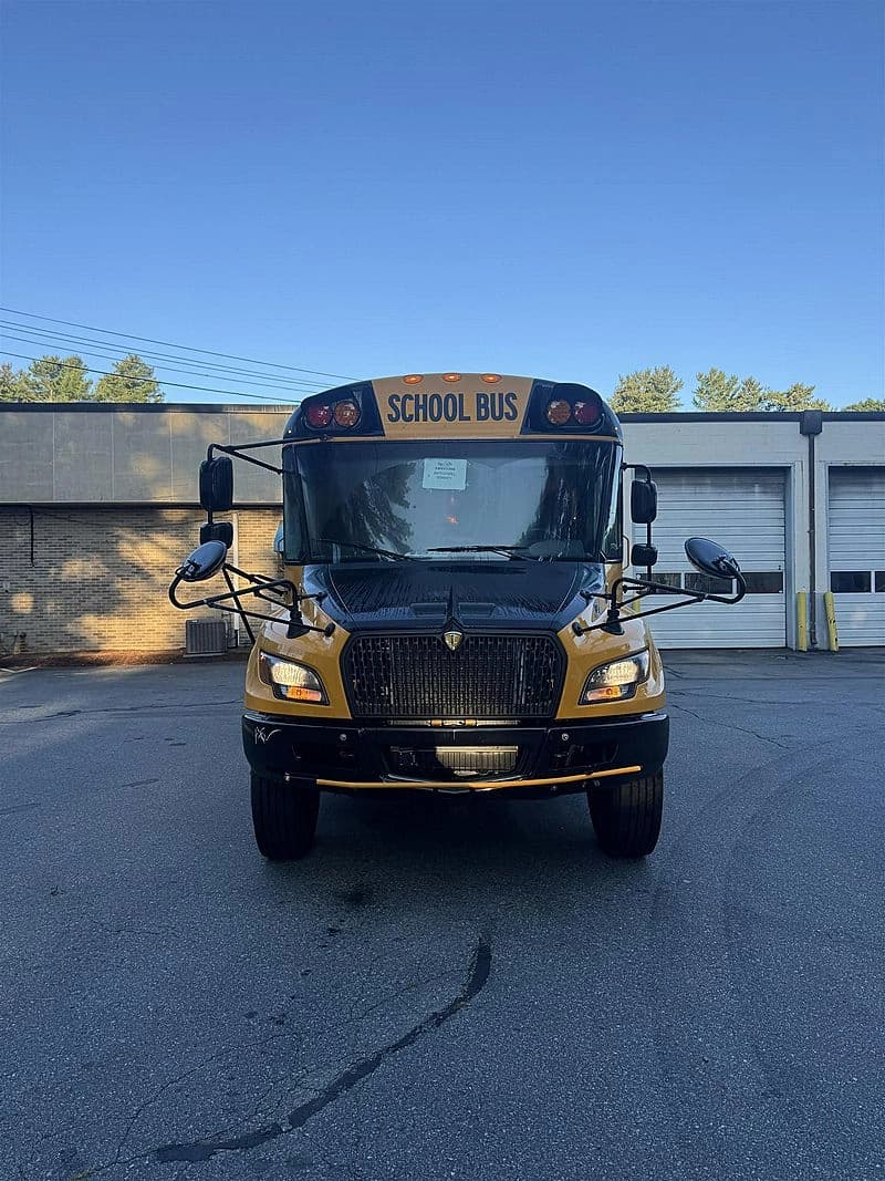 2026 Cummins 6.7 liter Cutaway - Thumbnail 2 2026 Cummins 6.7 liter Cutaway - Thumbnail 2