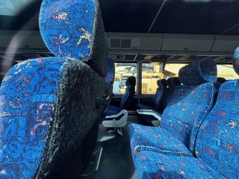 2004 MCI D45 Coach Bus - Thumbnail 6 2004 MCI D45 Coach Bus - Thumbnail 6