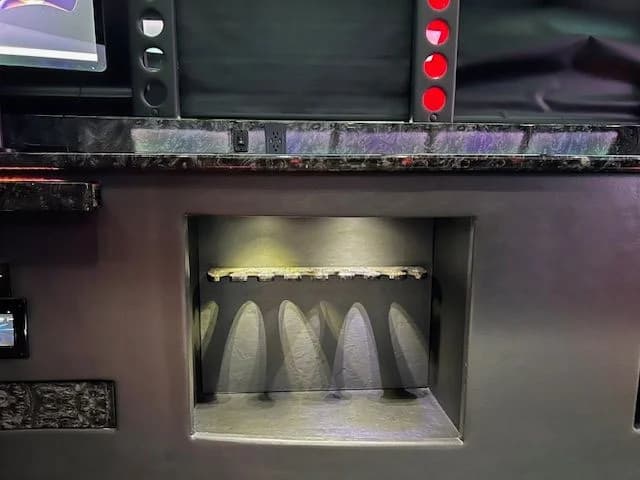 2018 Ford E-450 - Thumbnail 7 2018 Ford E-450 - Thumbnail 7