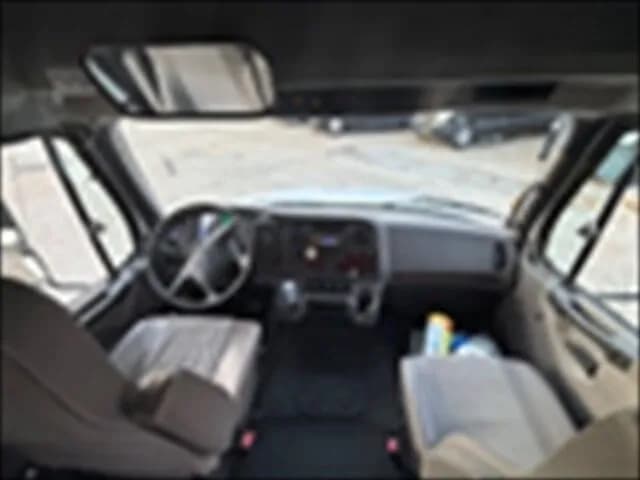 2017 Freightliner M2 - Thumbnail 6 2017 Freightliner M2 - Thumbnail 6