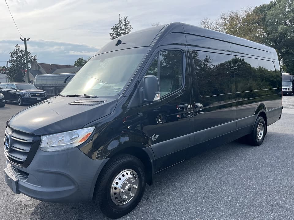 2019 LA West Sprinter bus 2019 LA West Sprinter bus