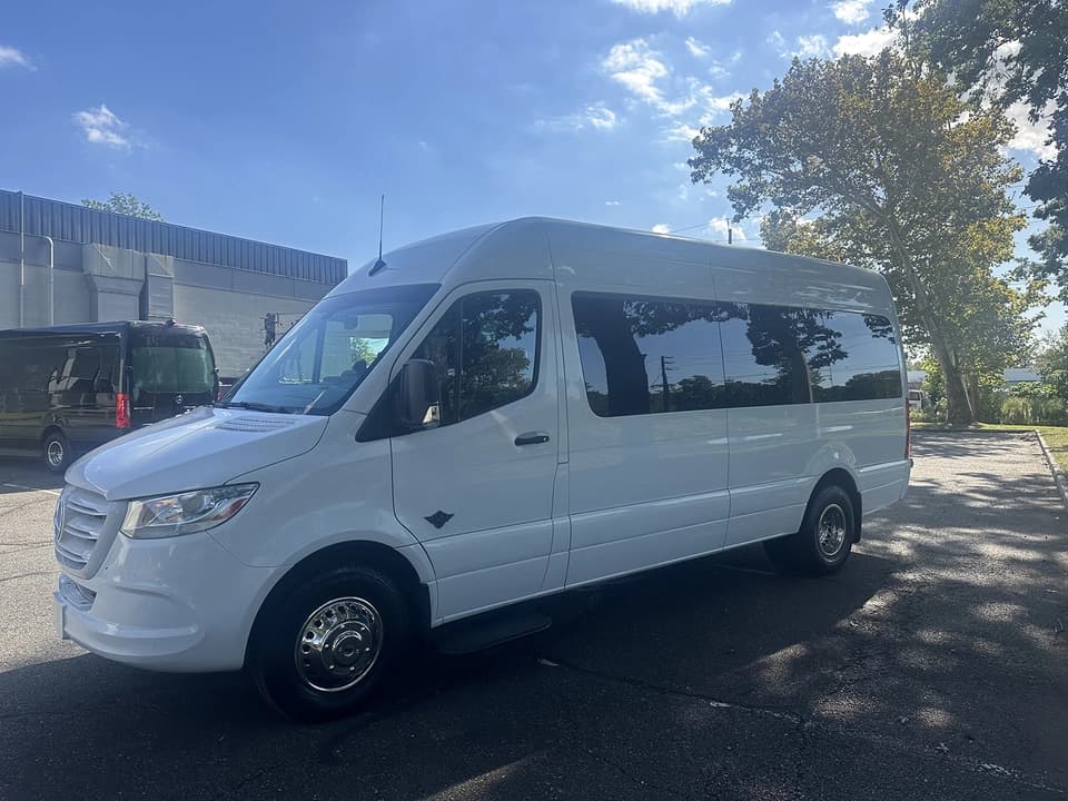 2022 Mercedes Benz Sprinter 3500 XD bus 2022 Mercedes Benz Sprinter 3500 XD bus