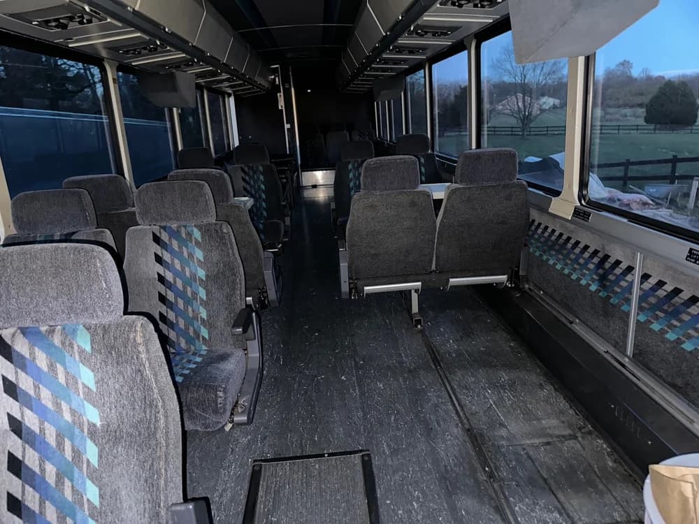 1989 MCI 102-C3 - Thumbnail 14 1989 MCI 102-C3 - Thumbnail 14