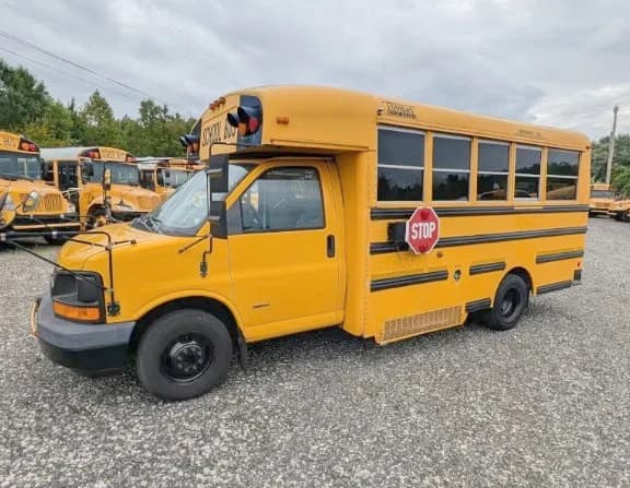 2009 Chevrolet 3500 bus 2009 Chevrolet 3500 bus