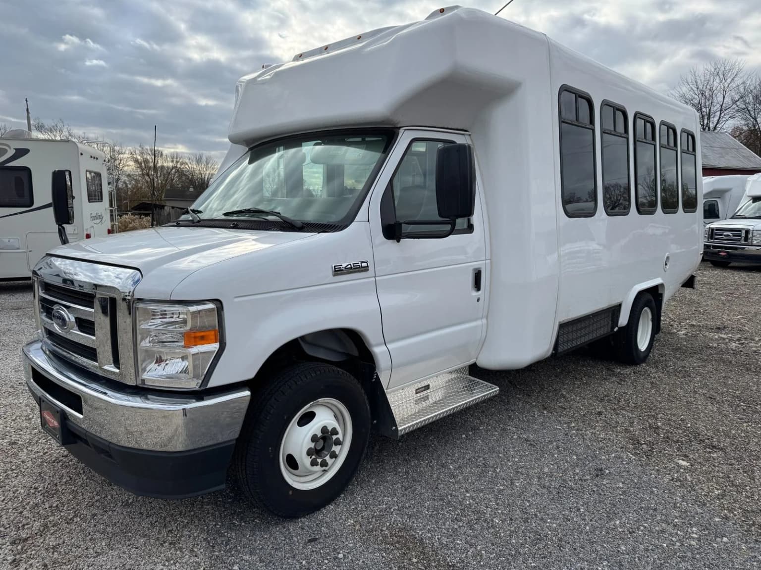 2025 Ford E350 bus 2025 Ford E350 bus