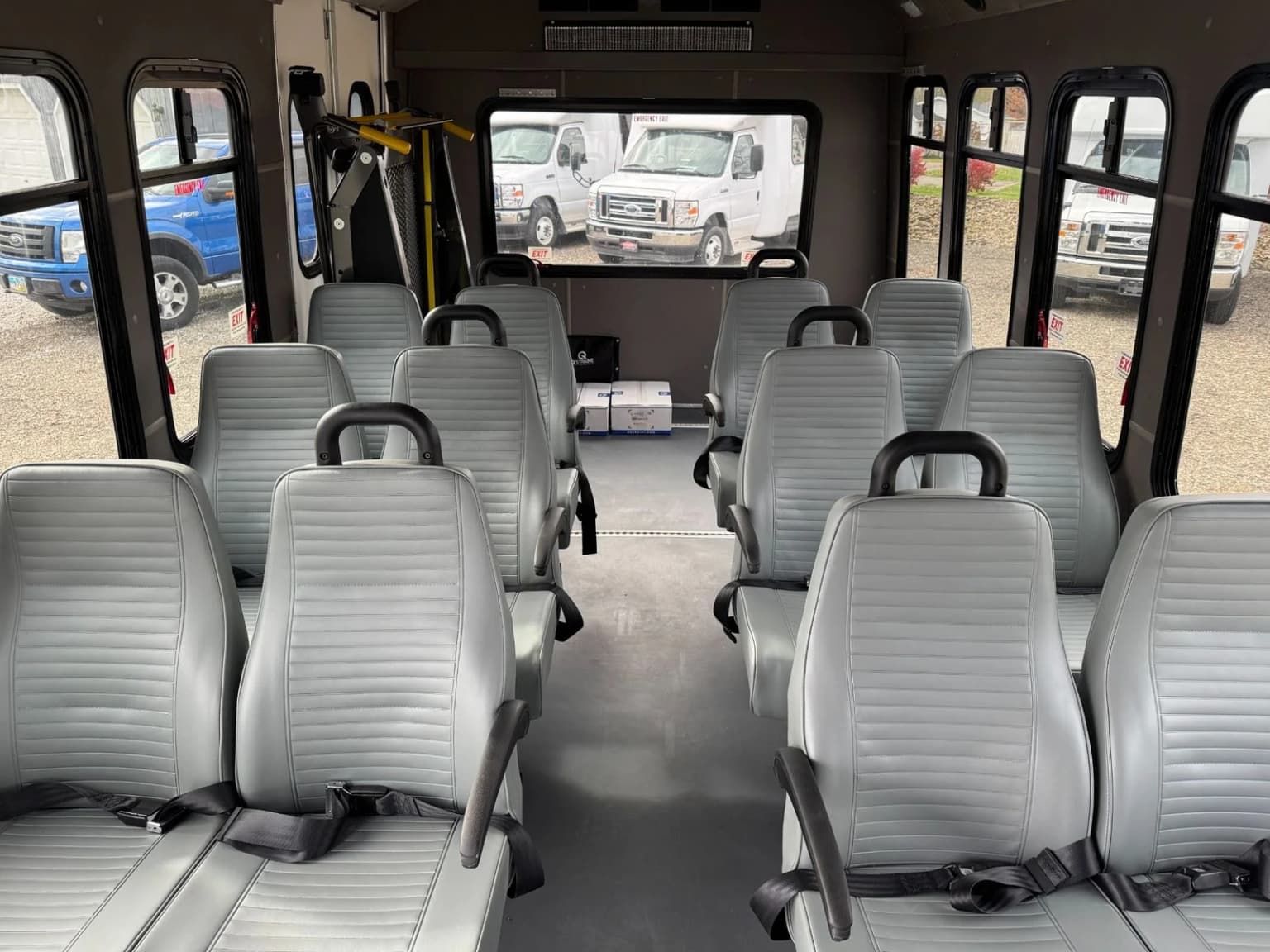 2025 Ford Diamond Coach Shuttle - Thumbnail 6 2025 Ford Diamond Coach Shuttle - Thumbnail 6