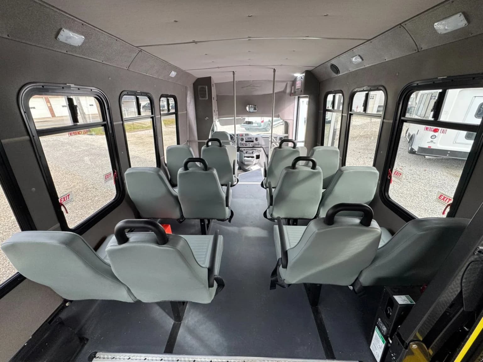 2025 Ford Diamond Coach Shuttle - Thumbnail 8 2025 Ford Diamond Coach Shuttle - Thumbnail 8