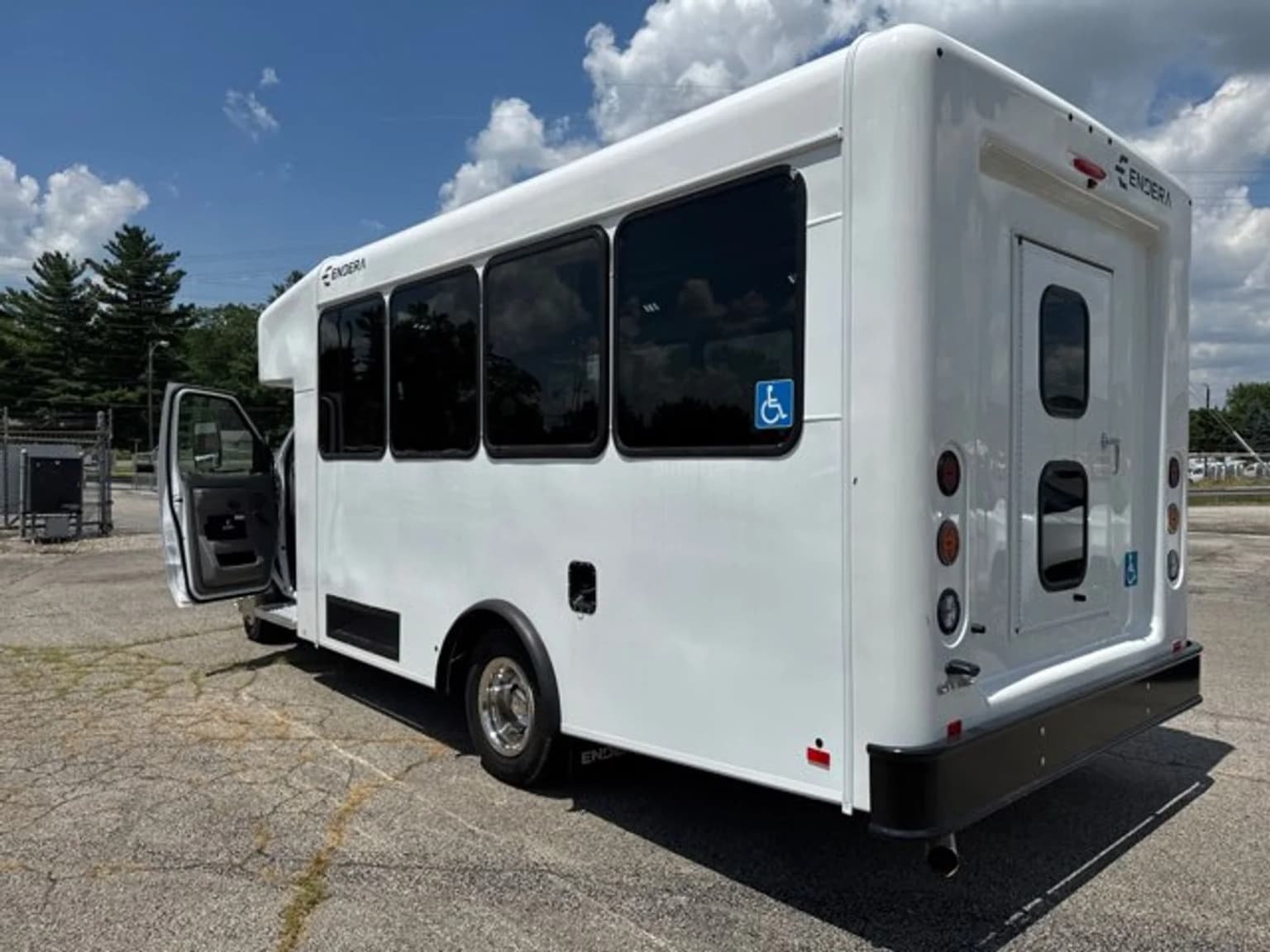 2025 Ford E350 Endera Shuttle - Thumbnail 4 2025 Ford E350 Endera Shuttle - Thumbnail 4