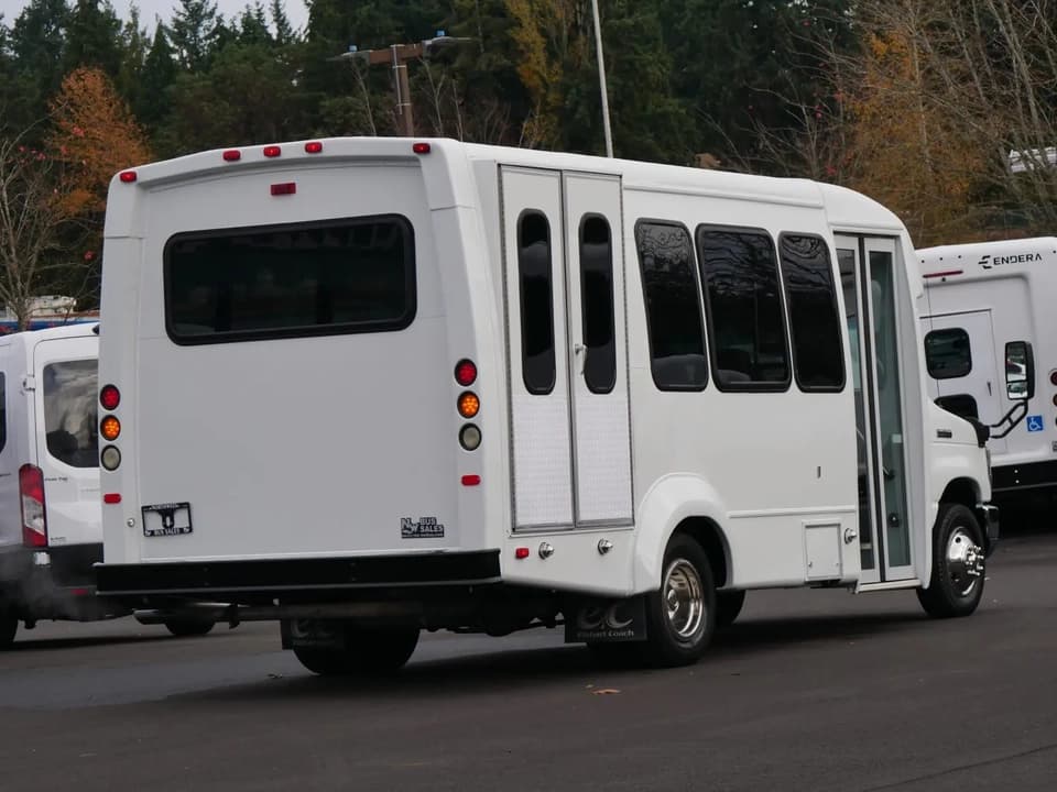 2012 Ford Elkhart Coach - Thumbnail 3 2012 Ford Elkhart Coach - Thumbnail 3