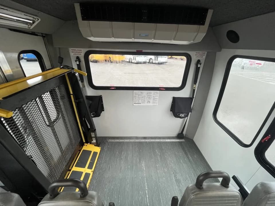 2012 Ford Elkhart Coach - Thumbnail 7 2012 Ford Elkhart Coach - Thumbnail 7