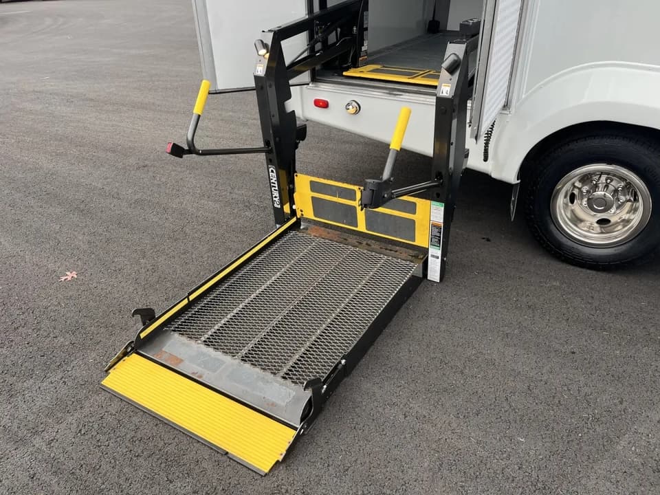 2012 Ford Elkhart Coach - Thumbnail 10 2012 Ford Elkhart Coach - Thumbnail 10