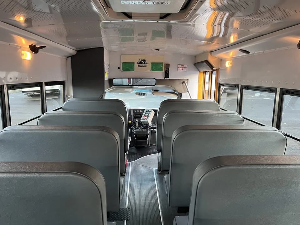 2007 Collins Bus Super Bantam - Thumbnail 8 2007 Collins Bus Super Bantam - Thumbnail 8