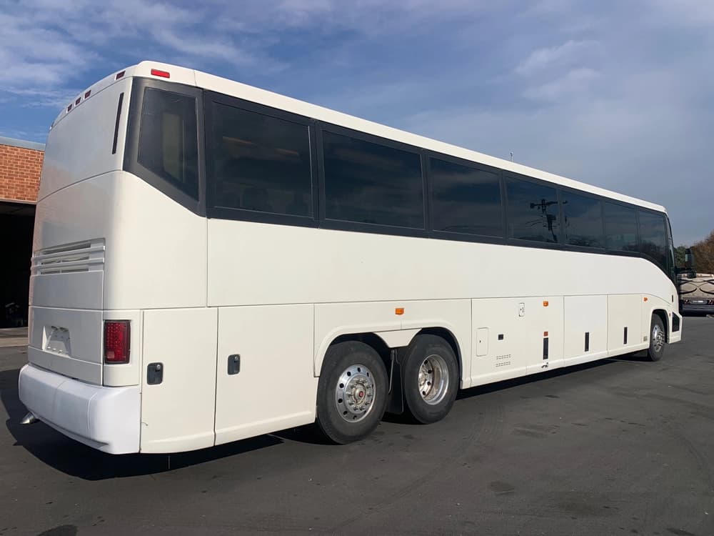 1999 MCI 102-EL3 Coach Bus - Thumbnail 3 1999 MCI 102-EL3 Coach Bus - Thumbnail 3