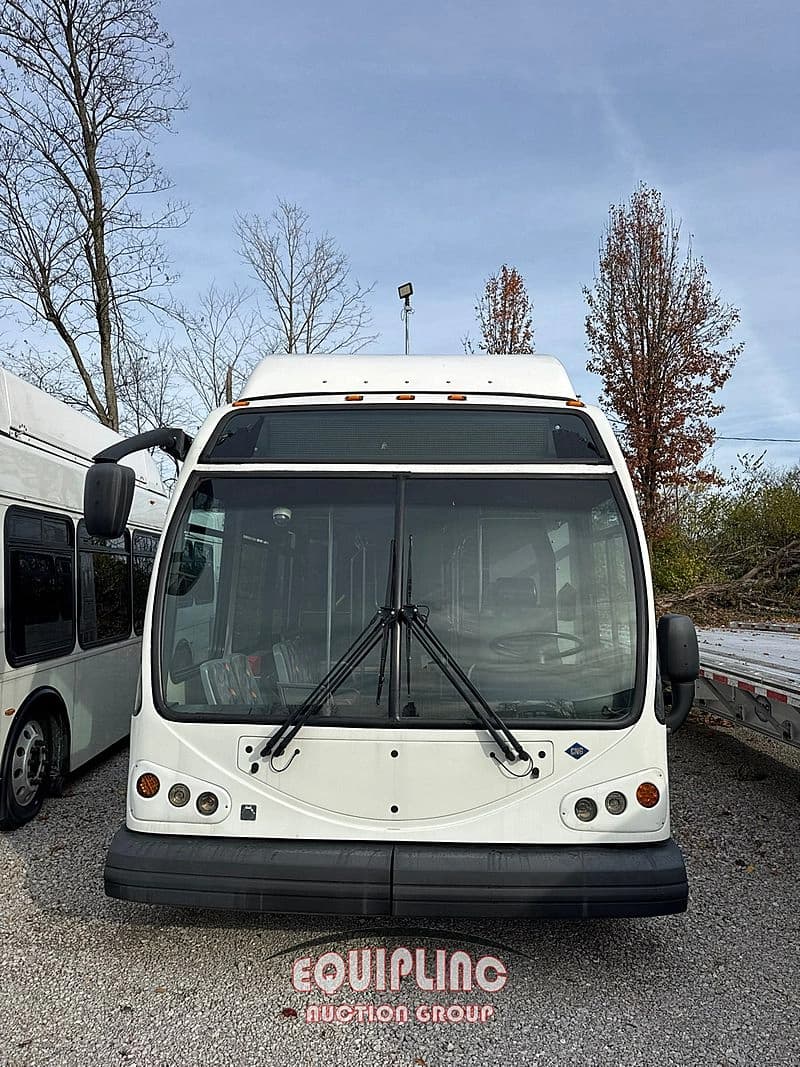 2016 Cummins 6.7 Shuttle Bus - Thumbnail 2 2016 Cummins 6.7 Shuttle Bus - Thumbnail 2