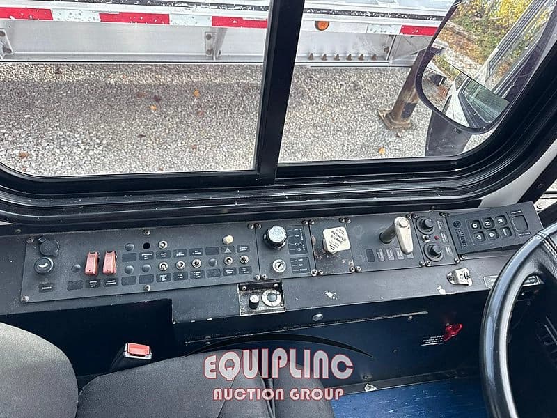 2016 Cummins 6.7 Shuttle Bus - Thumbnail 11 2016 Cummins 6.7 Shuttle Bus - Thumbnail 11