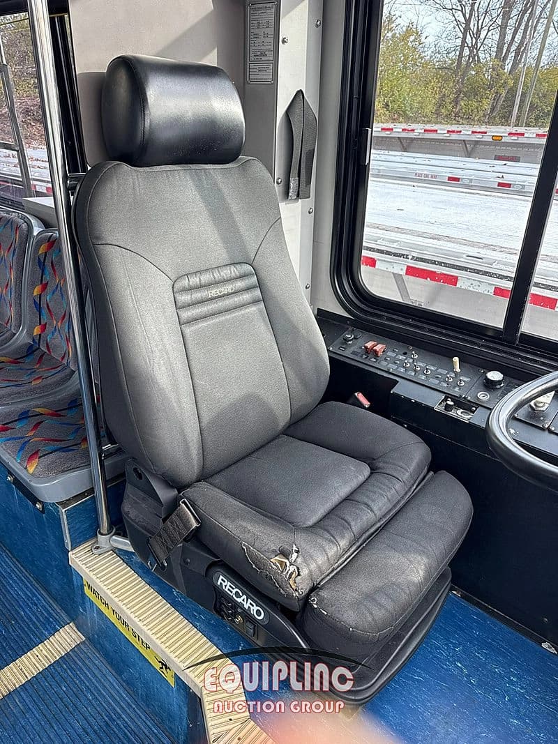2016 Cummins 6.7 Shuttle Bus - Thumbnail 14 2016 Cummins 6.7 Shuttle Bus - Thumbnail 14