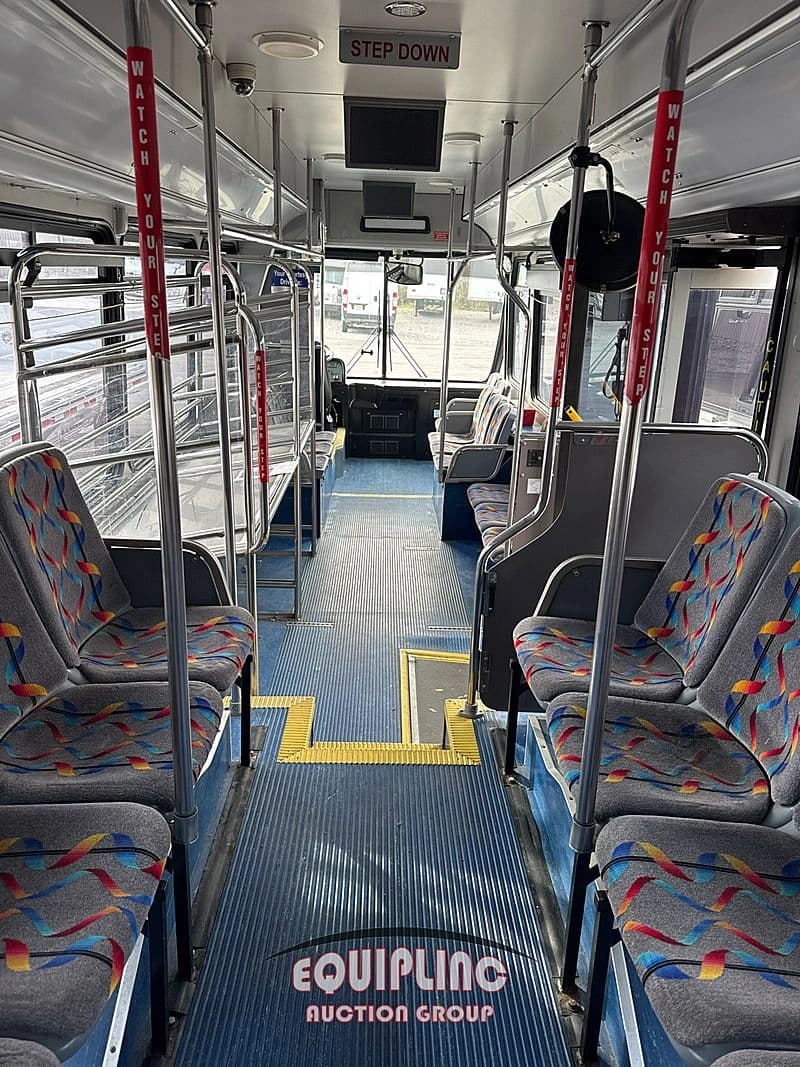 2016 Cummins 6.7 Shuttle Bus - Thumbnail 18 2016 Cummins 6.7 Shuttle Bus - Thumbnail 18